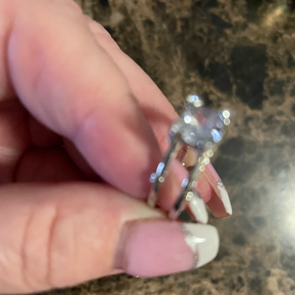 Woman - Picture 2 of 3